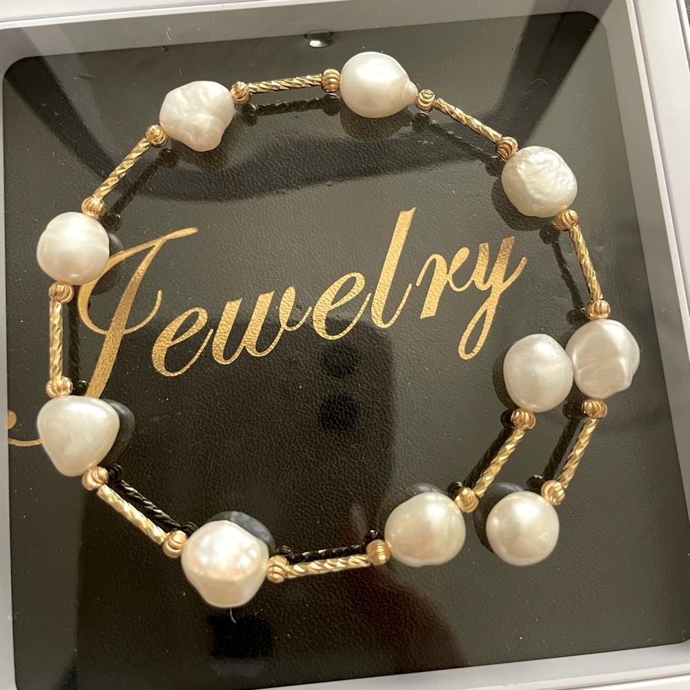 Pearl bracelet